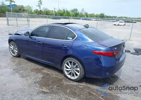 2017 Alfa Romeo Giulia Awd z USA, uszkodzony, nr VIN ZARFAEDN2H7545488